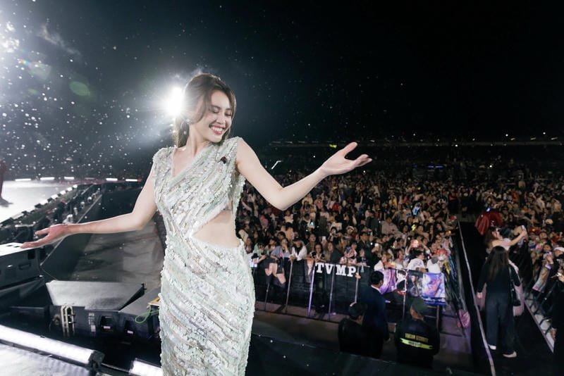 ảnh ninh dương lan ngọc sexy đầy mê hoặc
