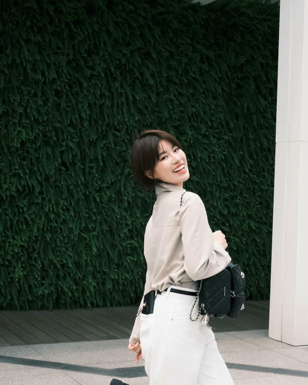 ảnh pháo sexy đẹp nổi bật giữa đám đông