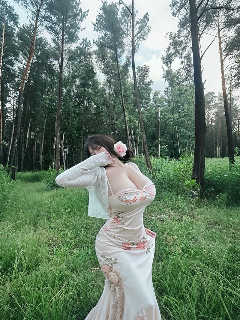 ảnh pi tiên sexy khoe dáng ấn tượng