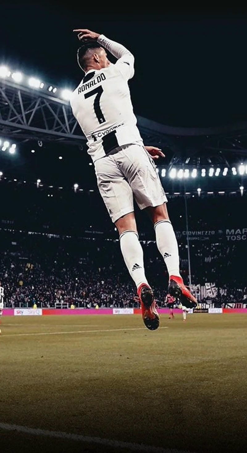 ảnh ronaldo khoảnh khắc thi đấu