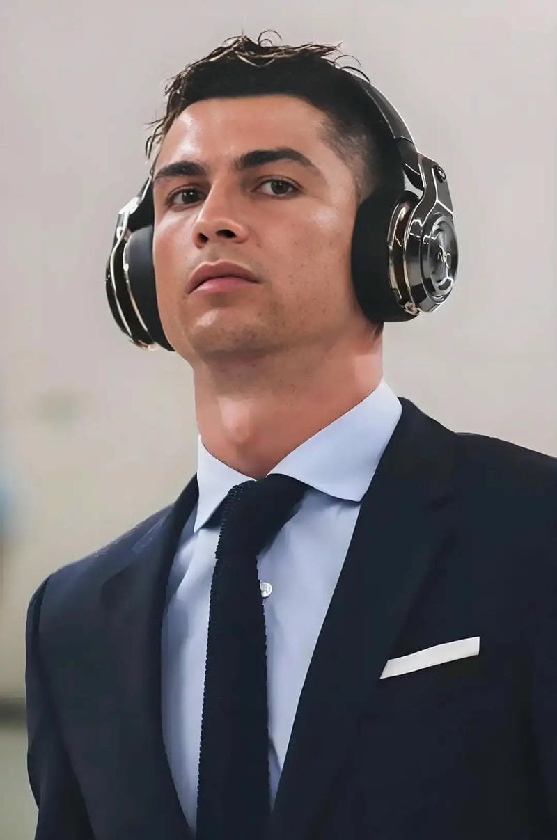 ảnh ronaldo trong màu áo bồ đào nha