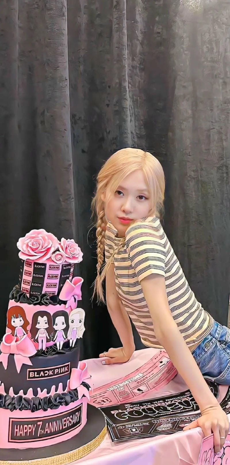 ảnh rose sexy sang chảnh kiêu kỳ