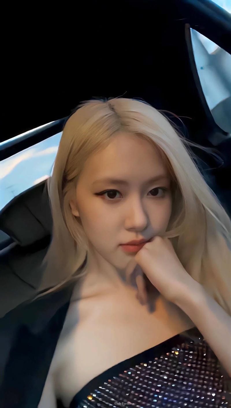 ảnh rose sexy thần thái sang chảnh