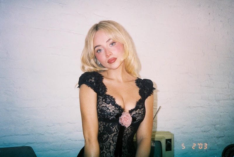 ảnh sabrina carpenter sexy cực kỳ nổi bật