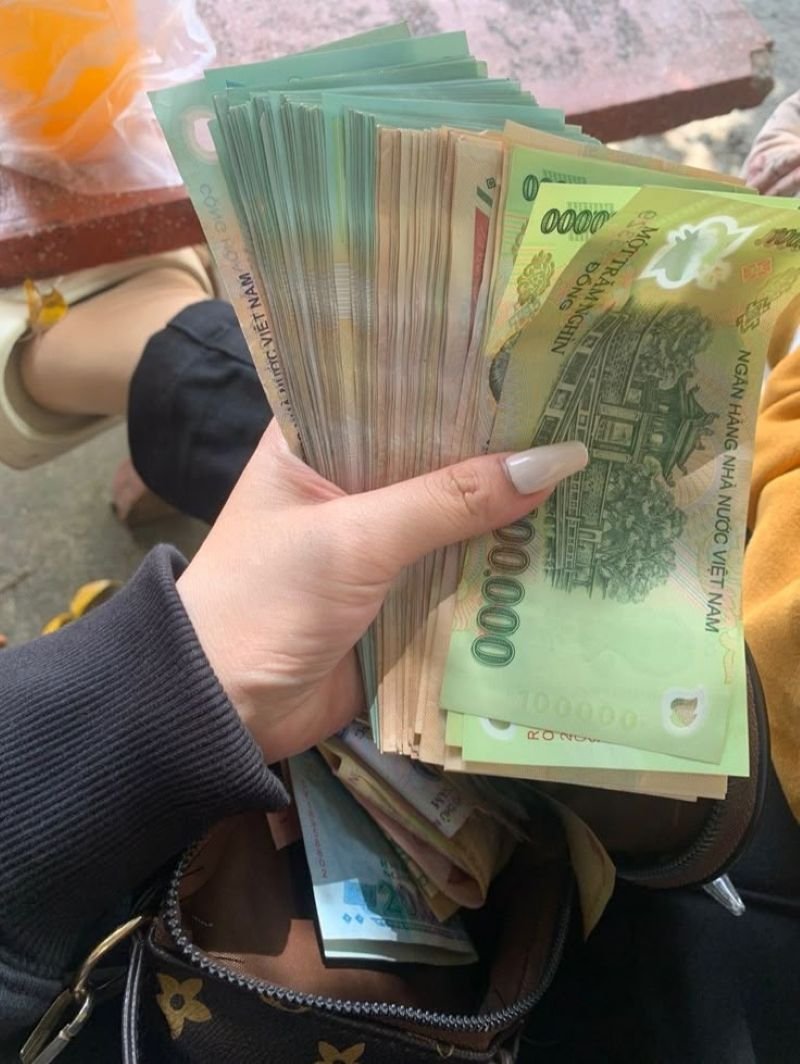 ảnh tiền nhiều màu sắc độc đáo