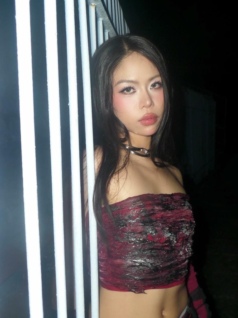 ảnh tlinh sexy với thần thái đỉnh cao