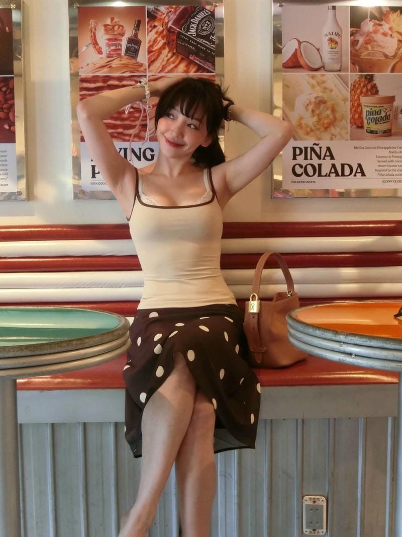 ảnh tóc tiên sexy nổi bật giữa đám đông
