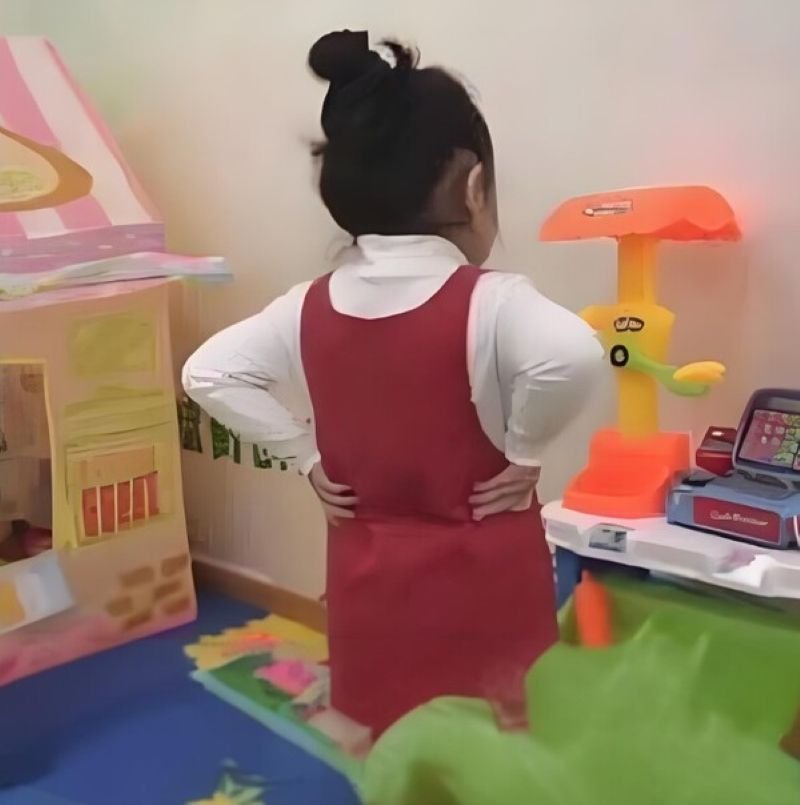 meme chống nạnh khiến ai cũng cười