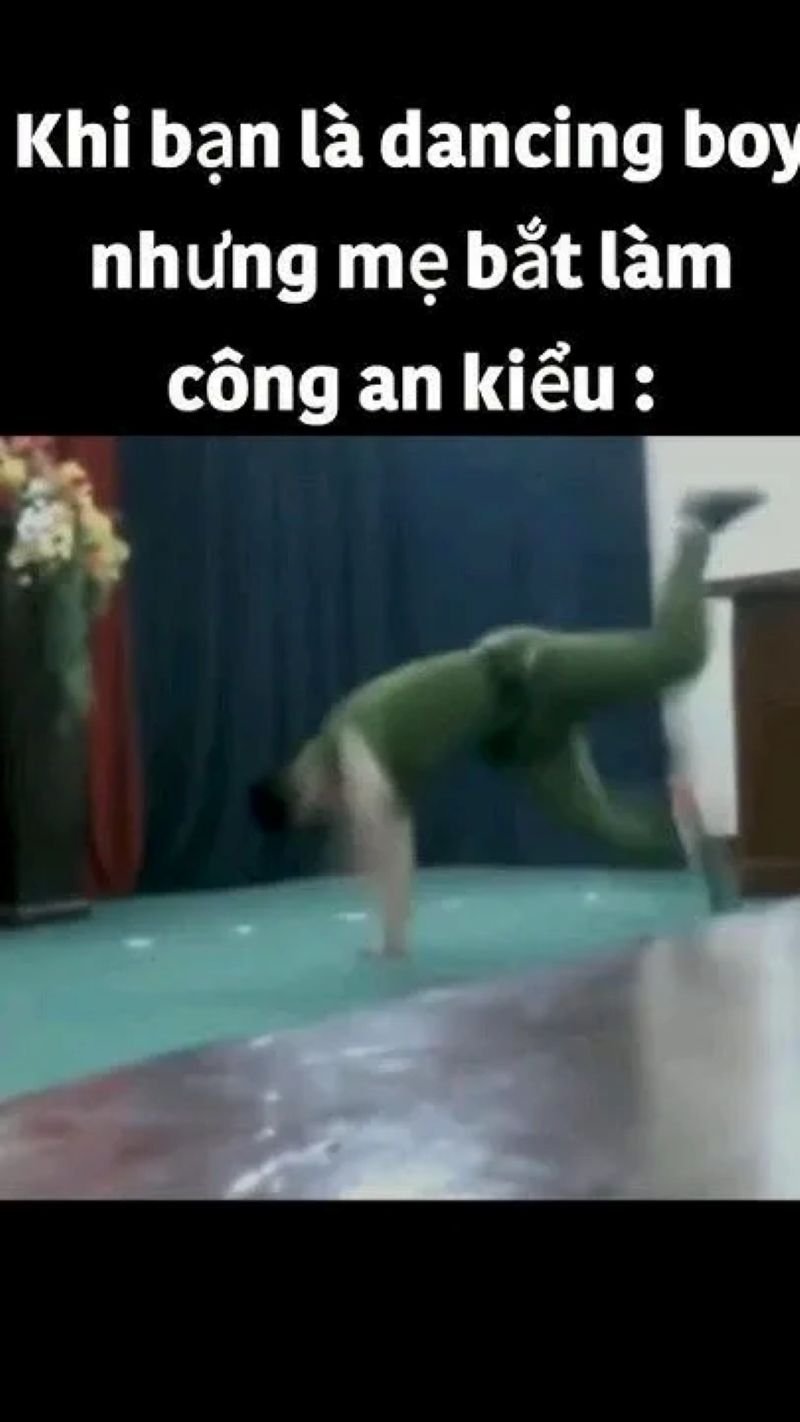 meme công an hài hước trên mạng
