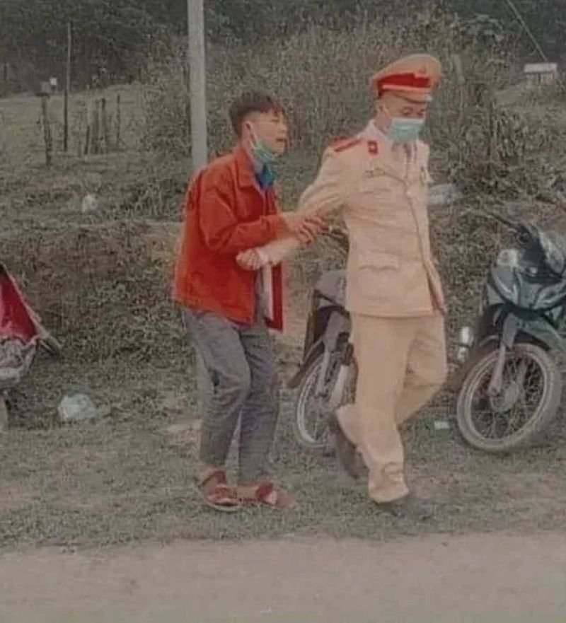 meme công an phiên bản hài hước