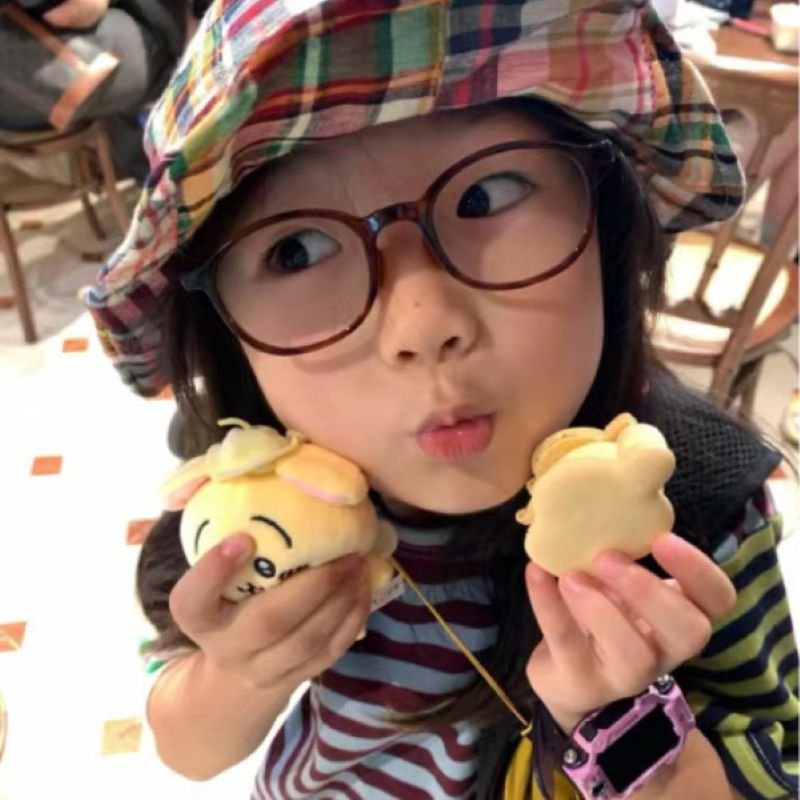 meme em bé biểu cảm cực kỳ dễ thương