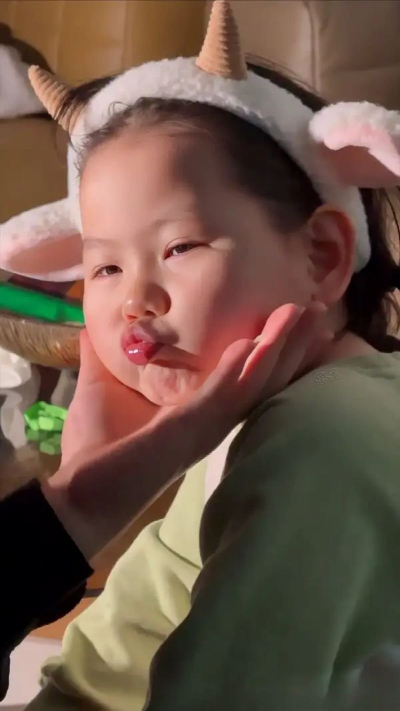 meme em bé đáng yêu hết nấc