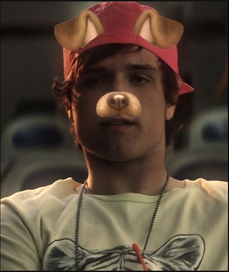 meme josh hutcherson biểu cảm khiến ai cũng cười