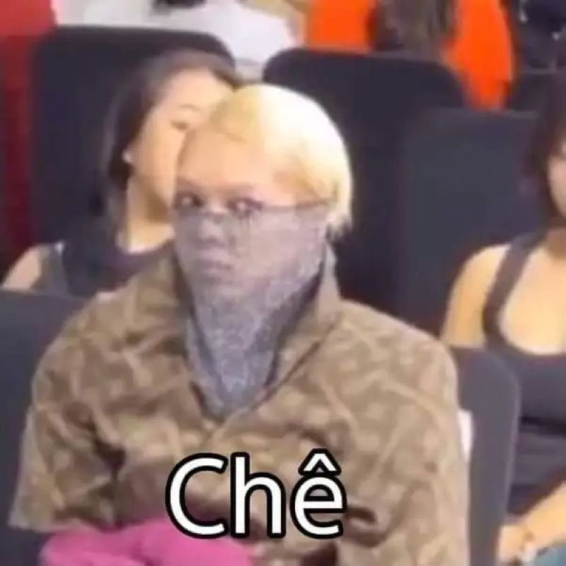meme liếc nhìn cực kỳ khinh bỉ