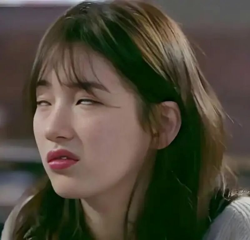 meme liếc siêu lầy cho mọi cuộc trò chuyện