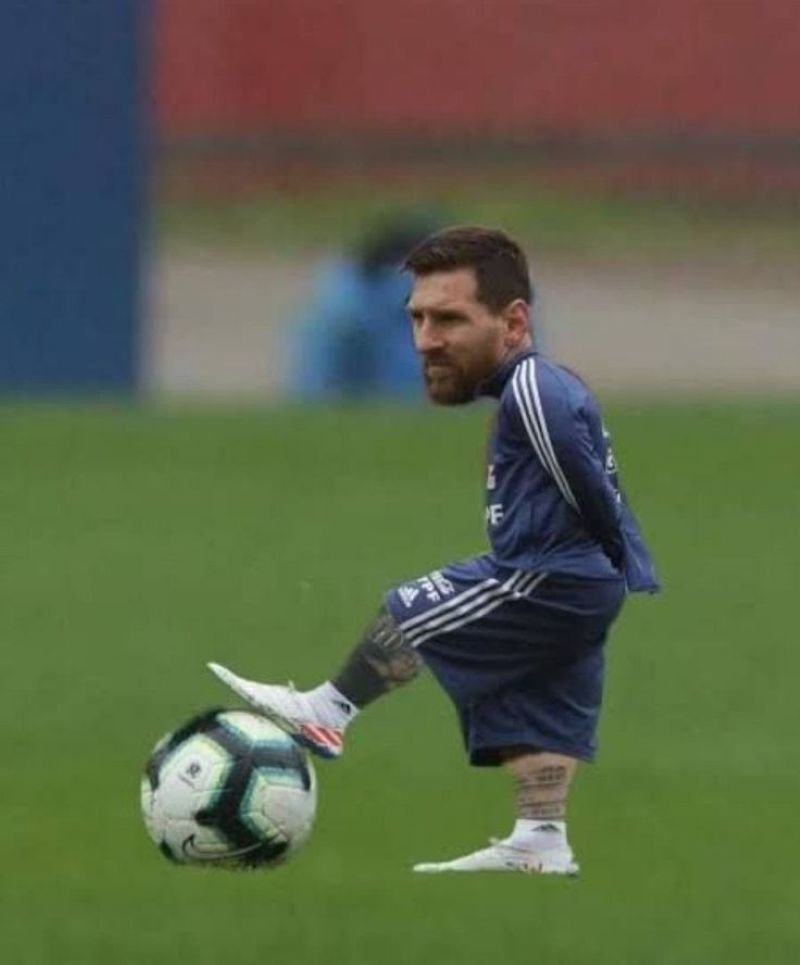 meme messi biểu cảm cực kỳ hài hước