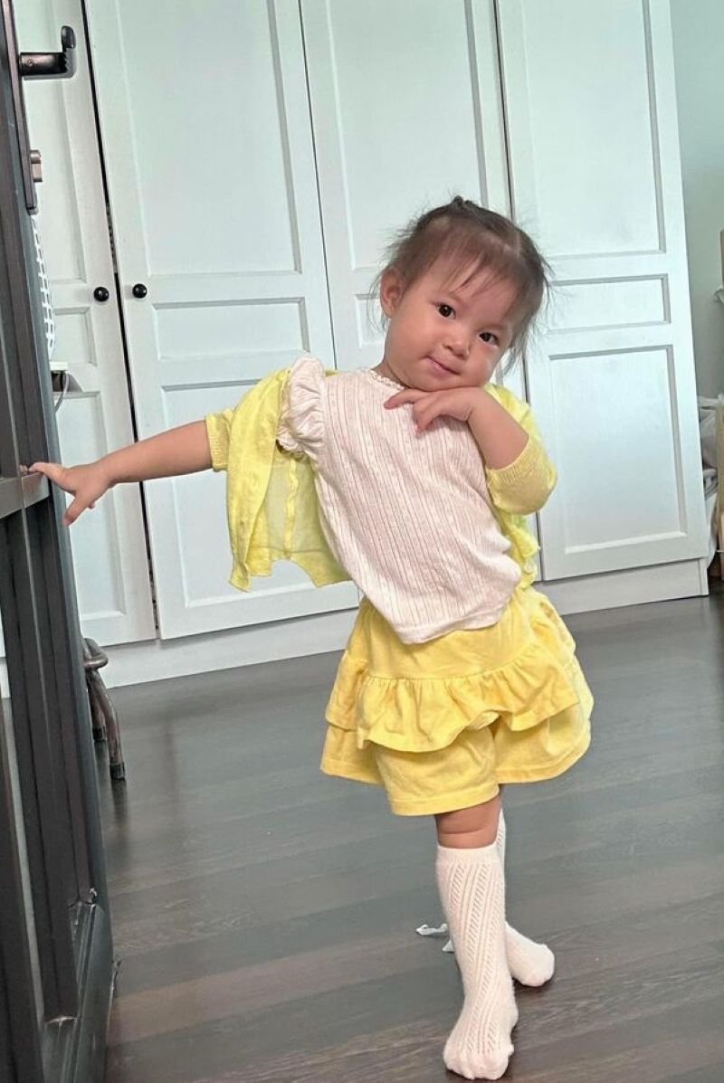 meme pam biểu cảm nhìn cực kỳ hài