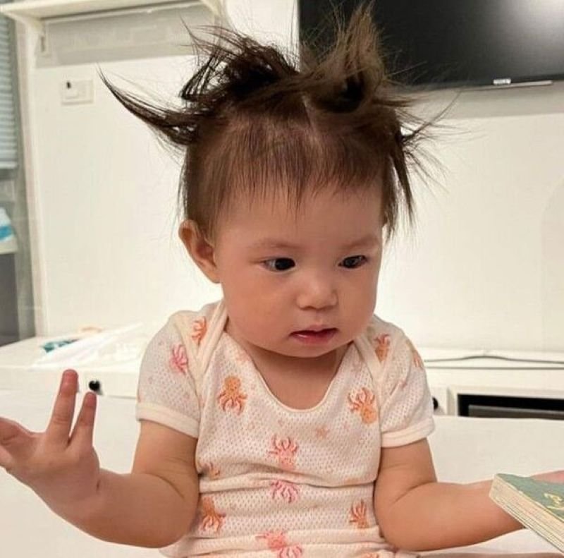 meme pam biểu cảm nhìn là muốn cười