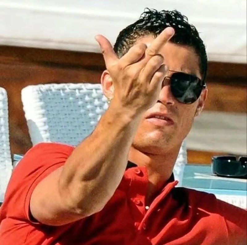 meme ronaldo khoảnh khắc đầy hài hước meme ronaldo khoảnh khắc đầy hài hước