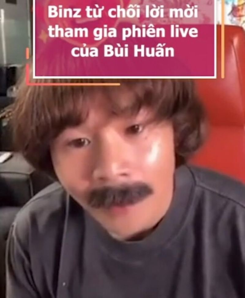 meme từ chối nhìn là muốn cười